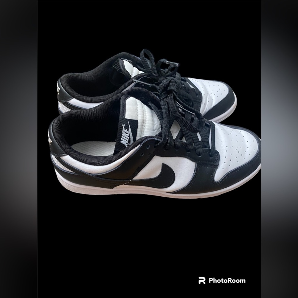 Nike dunks black and white
